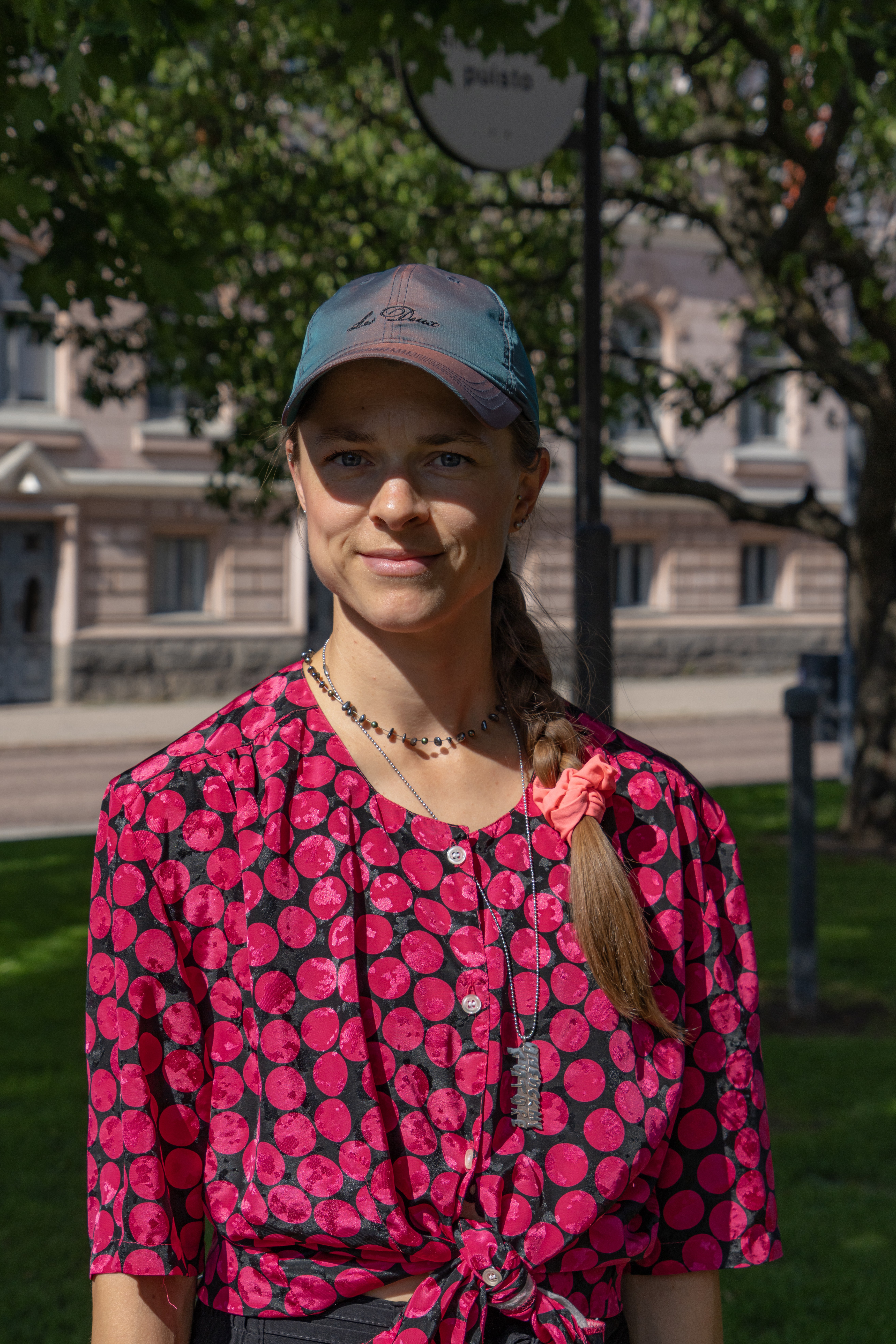 Anne  Decker